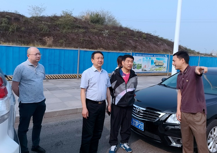 川高公司监事会工作委员会委员李子寿一行到南方公司调研“高庐·云玺”（48亩）房地产项目推进情况.jpg