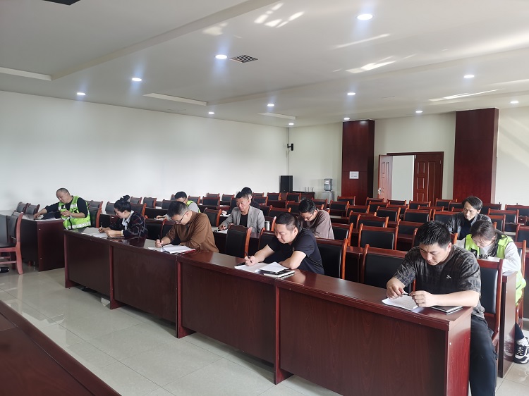 11.9 泸州管理处召开2023年11月安全工作例会暨第四季度施工安全培训会照片2(1).jpg