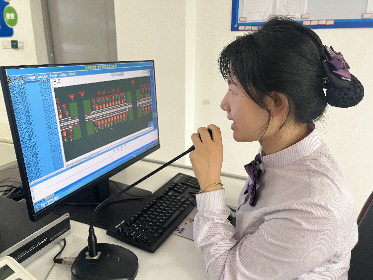 5.6叙永管理处快速帮助隧道故障车辆 1.png