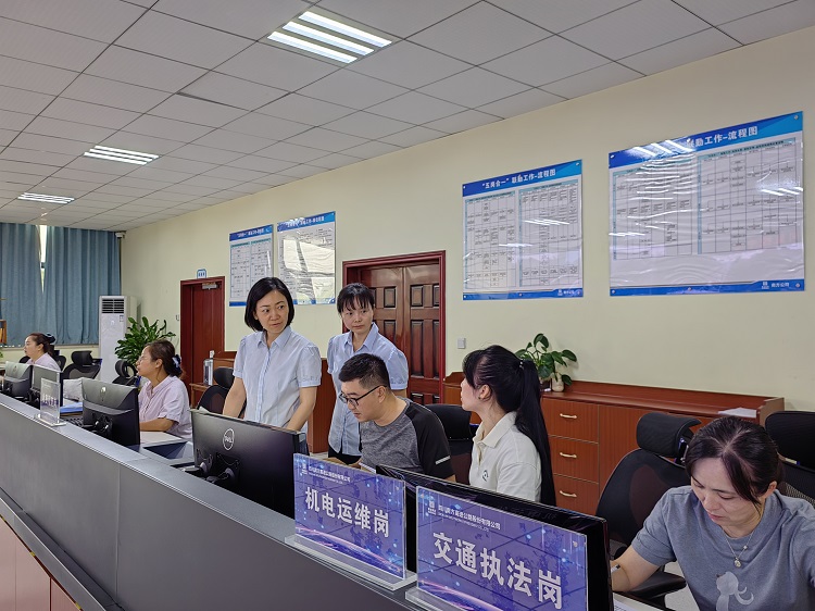 8.29泸州管理处督促检查监控中心视频监控管理工作1.jpg
